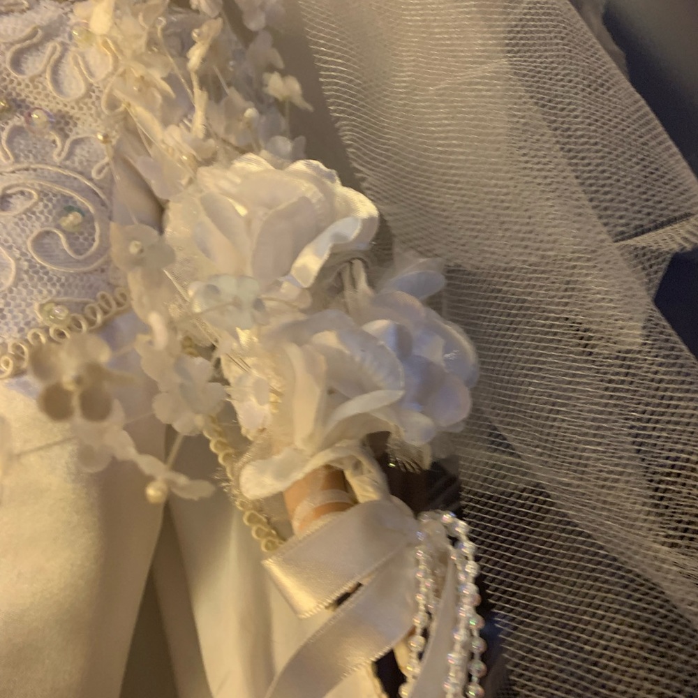 Collectible Porcelain Wedding Doll - Picture 6 of 14